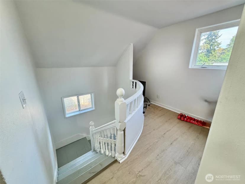 Property photo for 406 117th Street S, Parkland photo 11