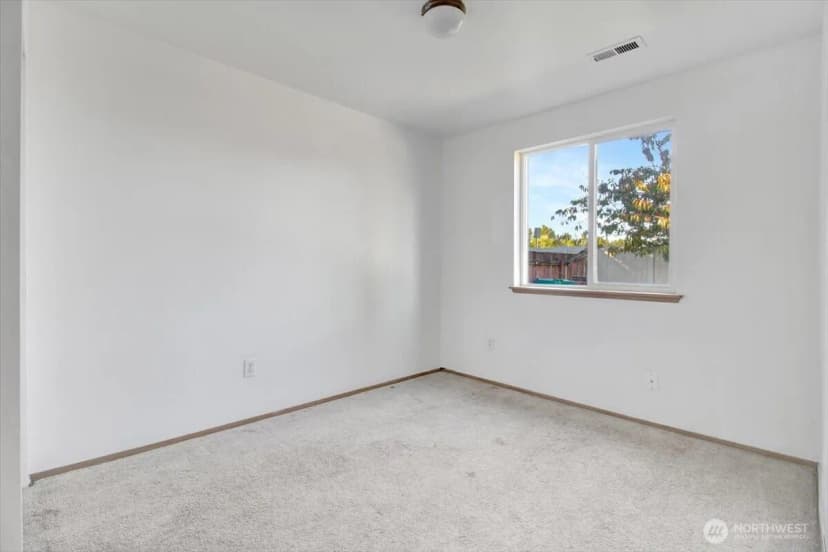 Property photo for 4327 151st Drive Ne, Marysville photo 18