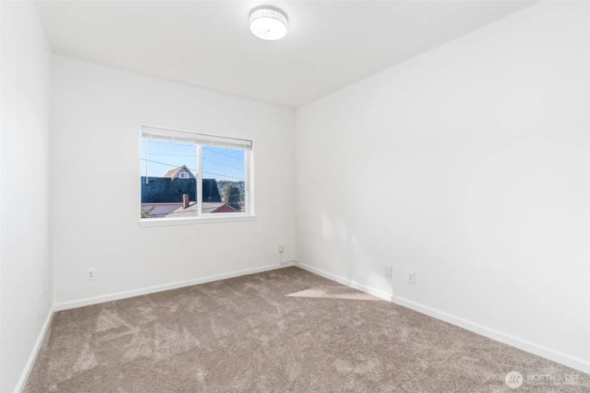 Property photo for 2420 Grand Avenue #102, Everett photo 23