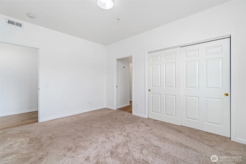 Property photo for 2420 Grand Avenue #102, Everett photo 17