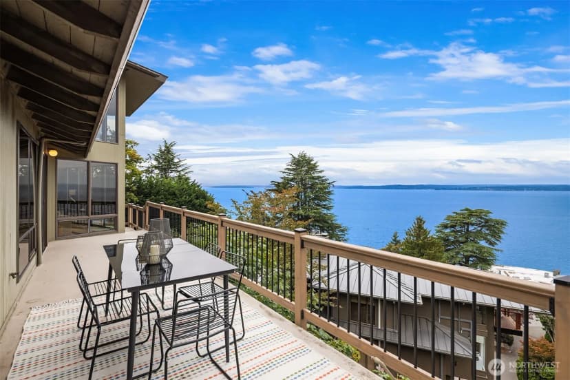 Property photo for 2583 Magnolia Boulevard W, Seattle photo 17