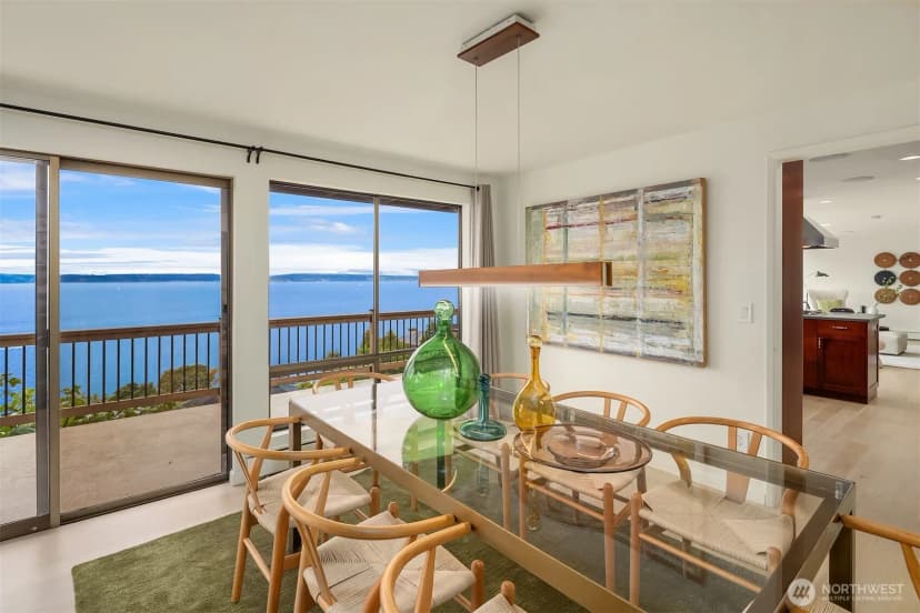 Property photo for 2583 Magnolia Boulevard W, Seattle photo 10