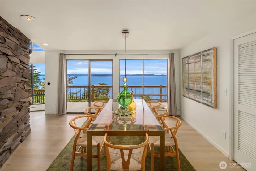 Property photo for 2583 Magnolia Boulevard W, Seattle photo 9