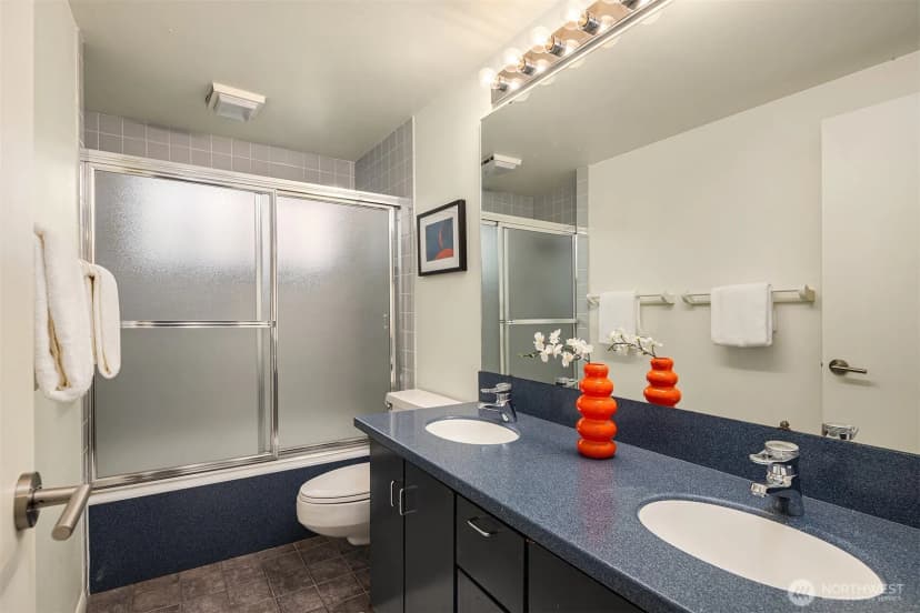 Property photo for 2583 Magnolia Boulevard W, Seattle photo 32