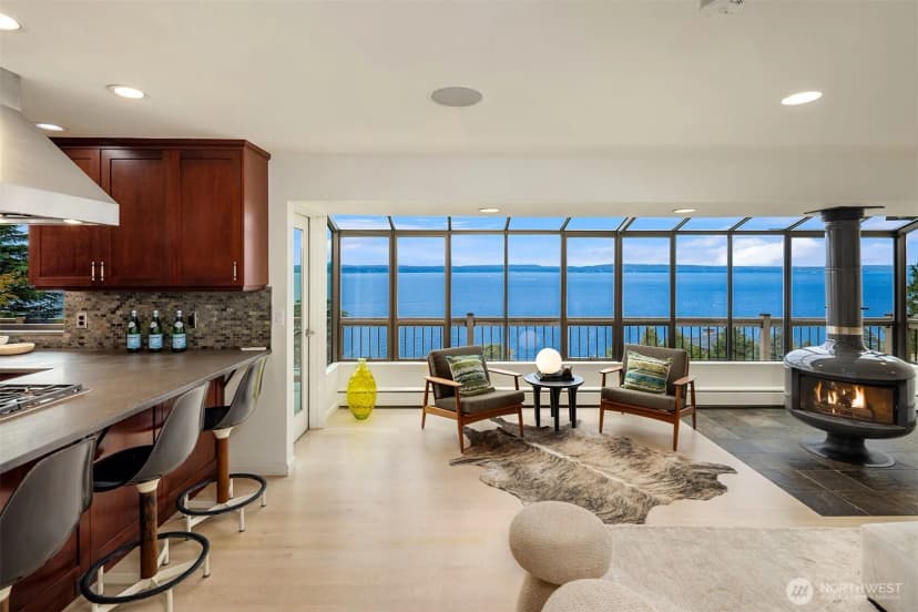Property photo for 2583 Magnolia Boulevard W, Seattle photo 13