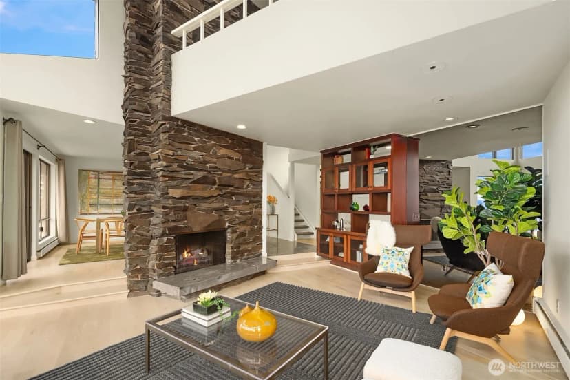 Property photo for 2583 Magnolia Boulevard W, Seattle photo 8