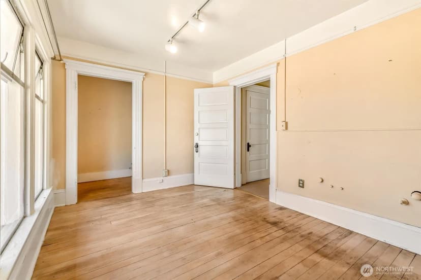 Property photo for 700 Warren Avenue N, Seattle photo 26
