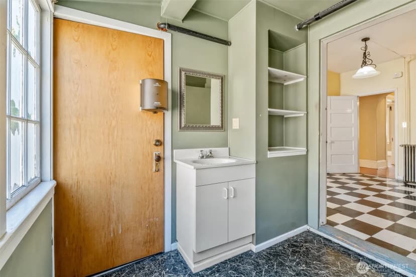Property photo for 700 Warren Avenue N, Seattle photo 17