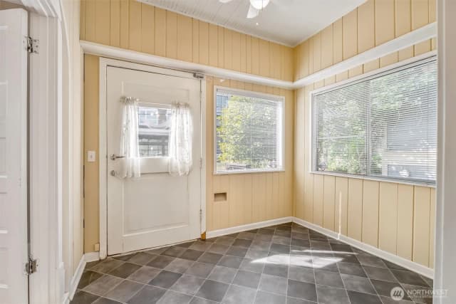 Property photo for 700 Warren Avenue N, Seattle photo 5