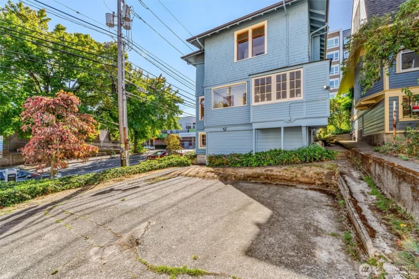 Property photo for 700 Warren Avenue N, Seattle photo 33