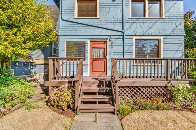 Property photo for 700 Warren Avenue N, Seattle photo 3