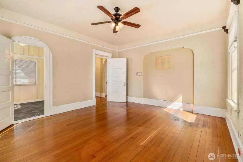 Property photo for 700 Warren Avenue N, Seattle photo 8