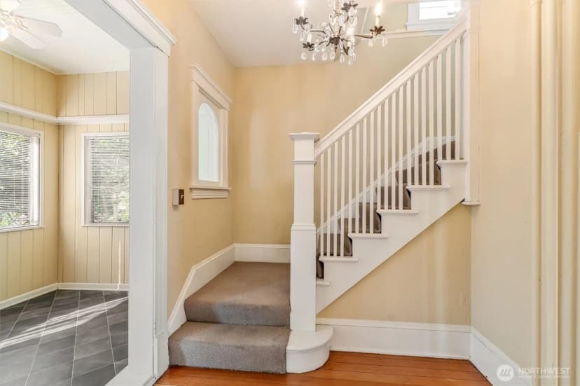 Property photo for 700 Warren Avenue N, Seattle photo 18