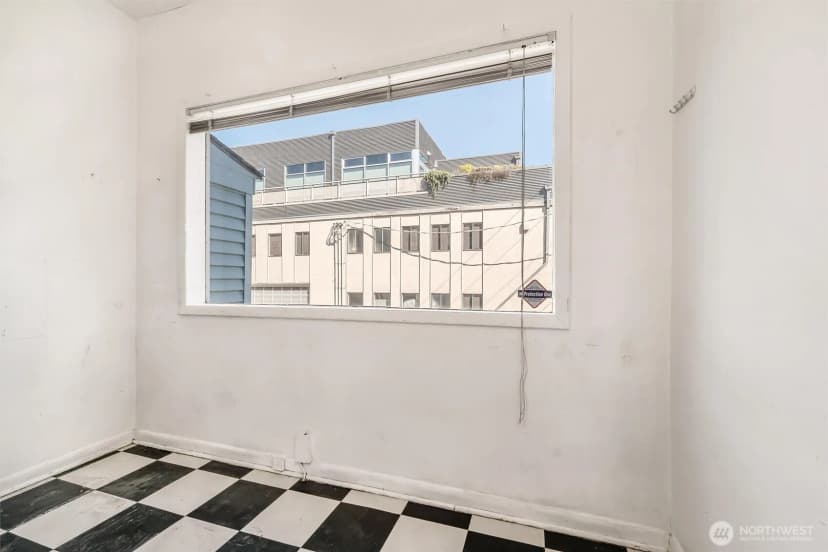Property photo for 700 Warren Avenue N, Seattle photo 16