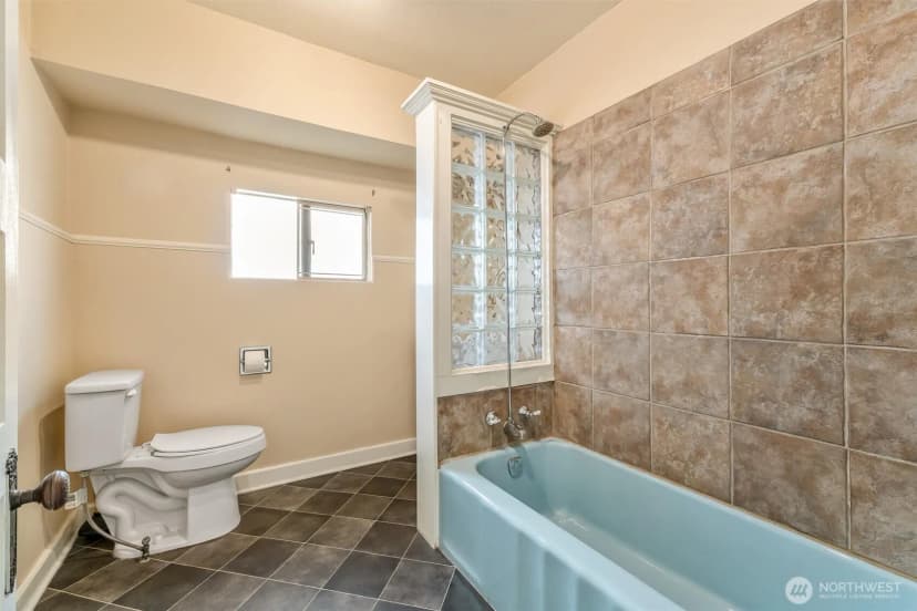 Property photo for 700 Warren Avenue N, Seattle photo 23