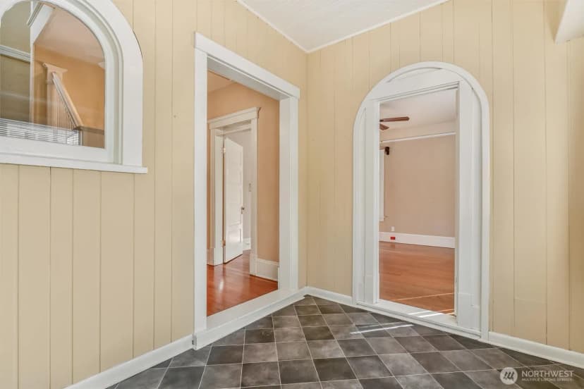 Property photo for 700 Warren Avenue N, Seattle photo 6