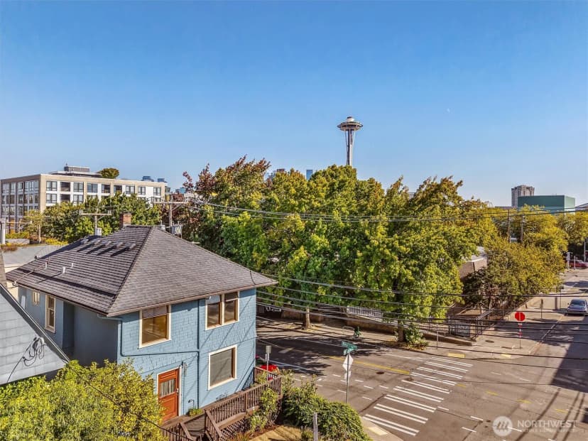 Property photo for 700 Warren Avenue N, Seattle photo 36