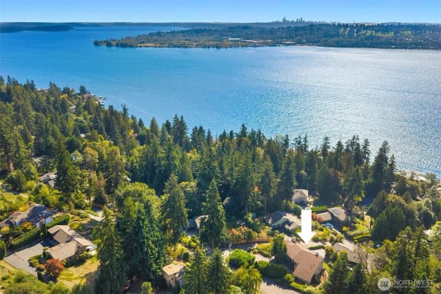Property photo for 11925 73rd Place Ne, Kirkland photo 2