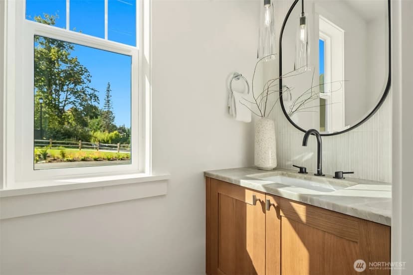 Property photo for 12507 Ne 94th Street, Kirkland photo 12