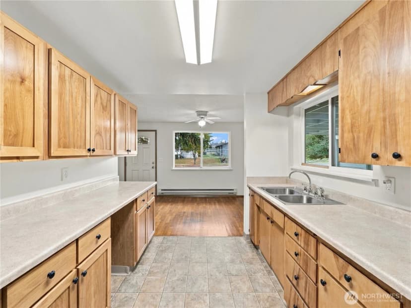 Property photo for 1609 E Wright Avenue, Tacoma photo 14