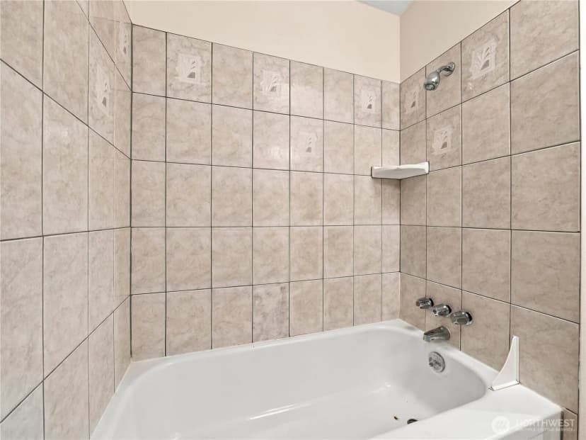 Property photo for 1609 E Wright Avenue, Tacoma photo 16