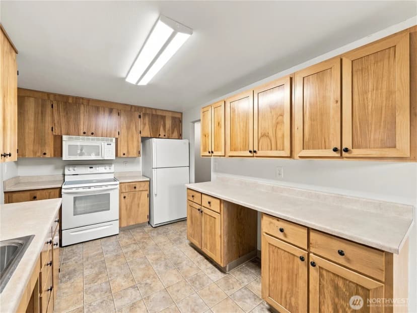 Property photo for 1609 E Wright Avenue, Tacoma photo 13