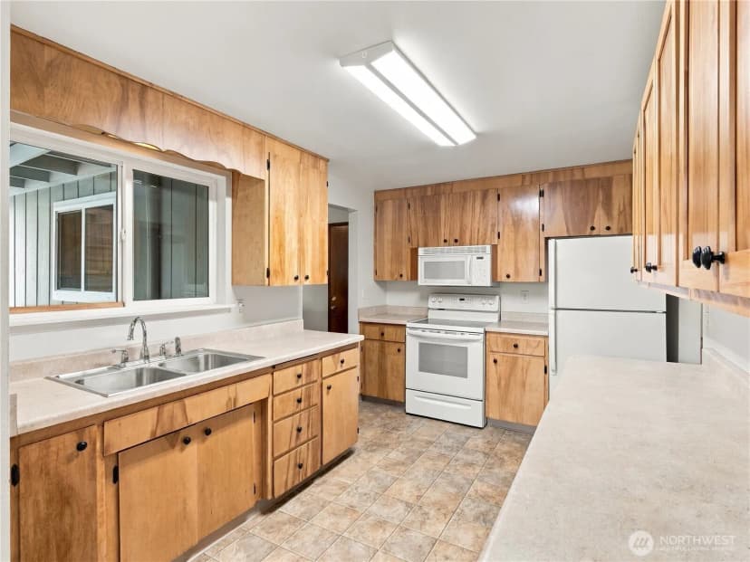 Property photo for 1609 E Wright Avenue, Tacoma photo 12