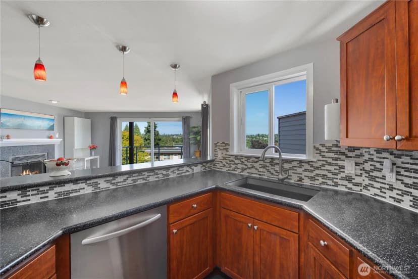 Property photo for 7111 Linden Avenue N #304, Seattle photo 14