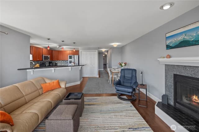 Property photo for 7111 Linden Avenue N #304, Seattle photo 4