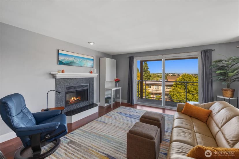 Property photo for 7111 Linden Avenue N #304, Seattle photo 3