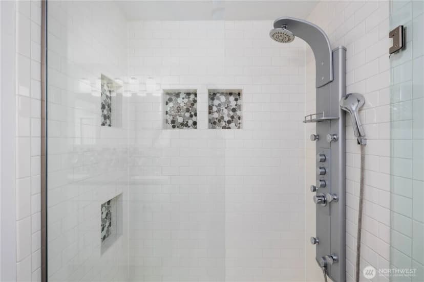 Property photo for 7111 Linden Avenue N #304, Seattle photo 22