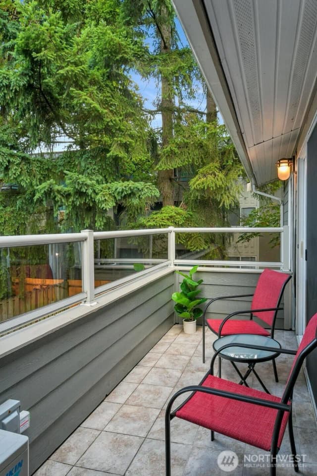 Property photo for 15406 Ne 15th Place #24, Bellevue photo 3