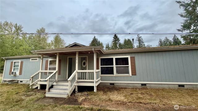 Property photo for 35813 2nd Avenue E, Roy photo 2