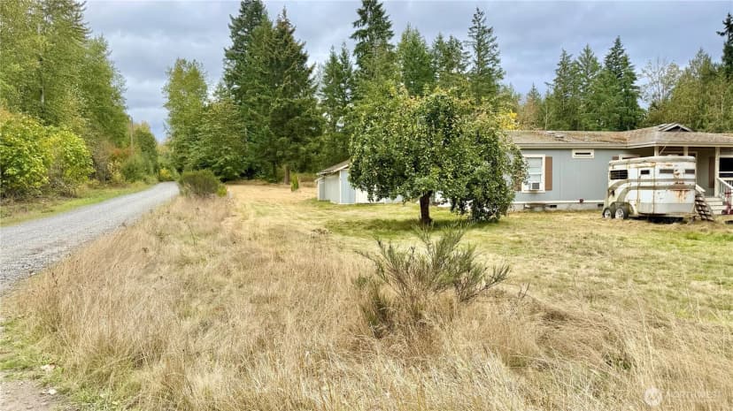 Property photo for 35813 2nd Avenue E, Roy photo 17