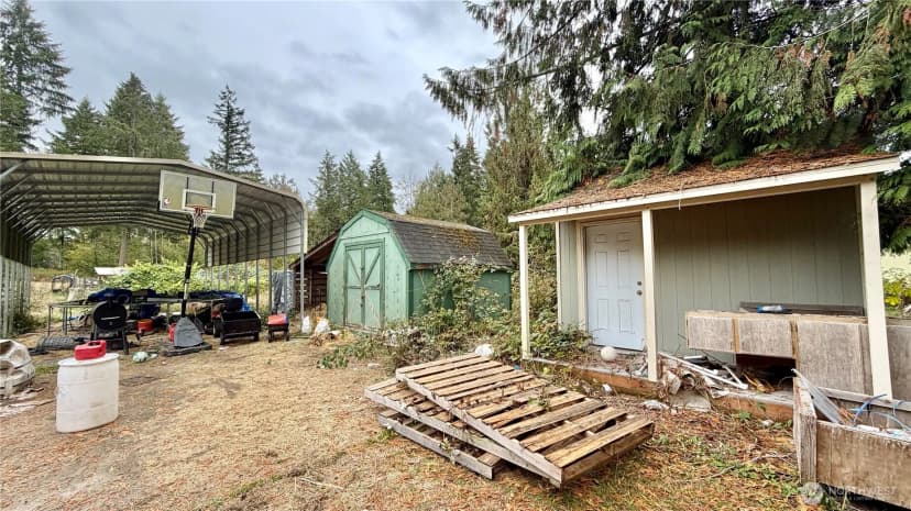 Property photo for 35813 2nd Avenue E, Roy photo 19