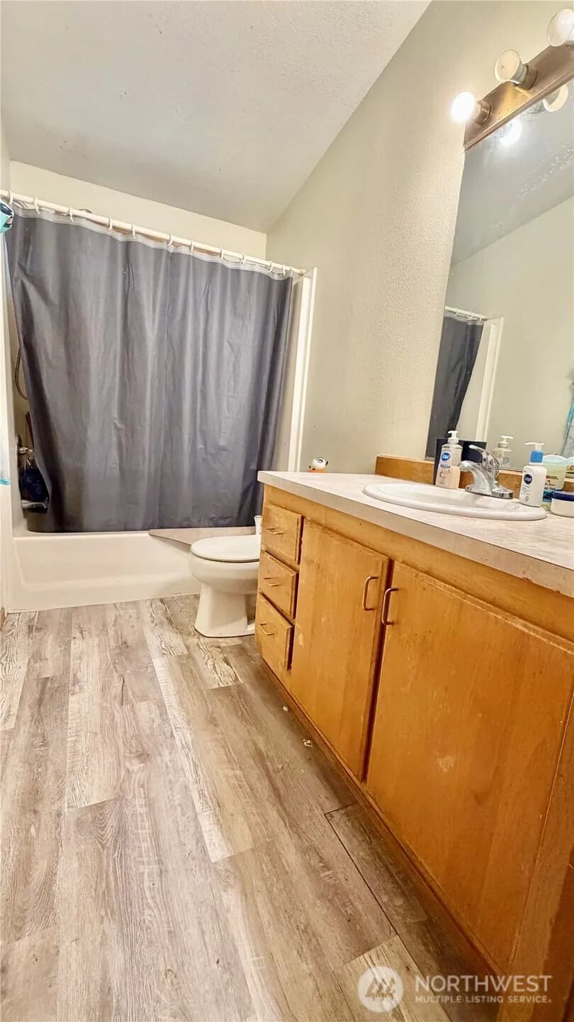 Property photo for 35813 2nd Avenue E, Roy photo 8