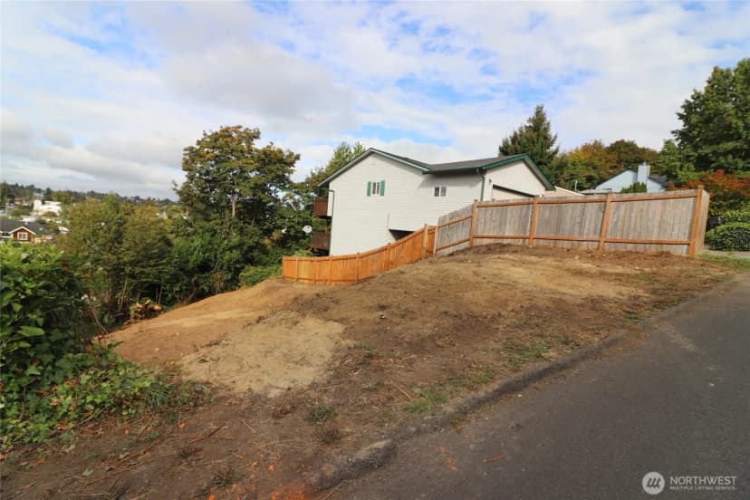 Property photo for 6221 48 Avenue S, Seattle photo 5