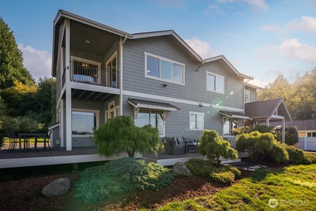 Property photo for 1374 Ahlstrom Rd E, Port Orchard photo 3