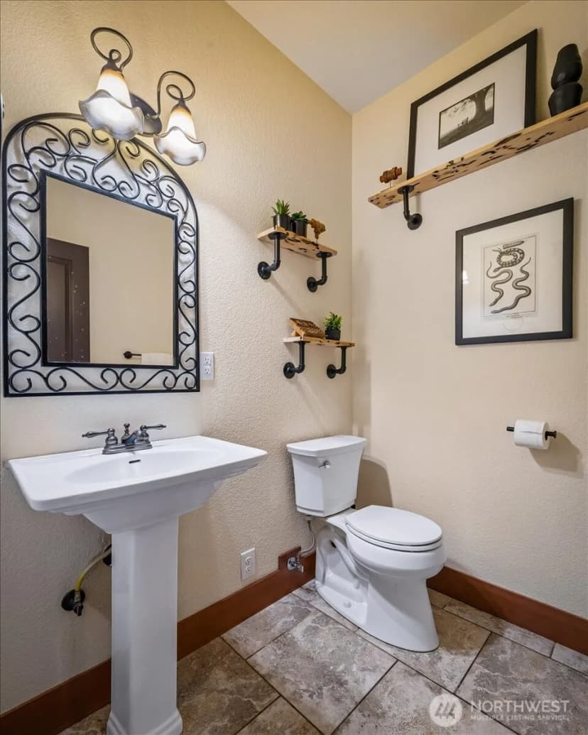 Property photo for 1374 Ahlstrom Rd E, Port Orchard photo 14