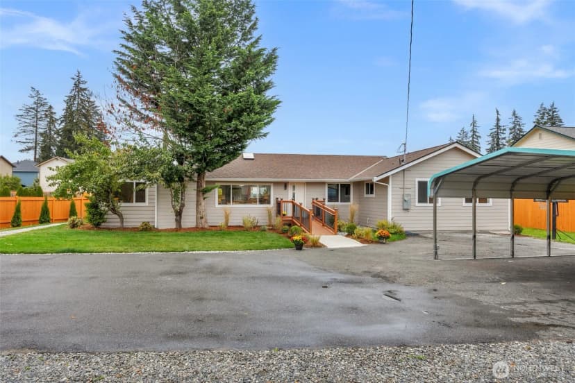 Property photo for 124 167th Place Sw, Bothell photo 3