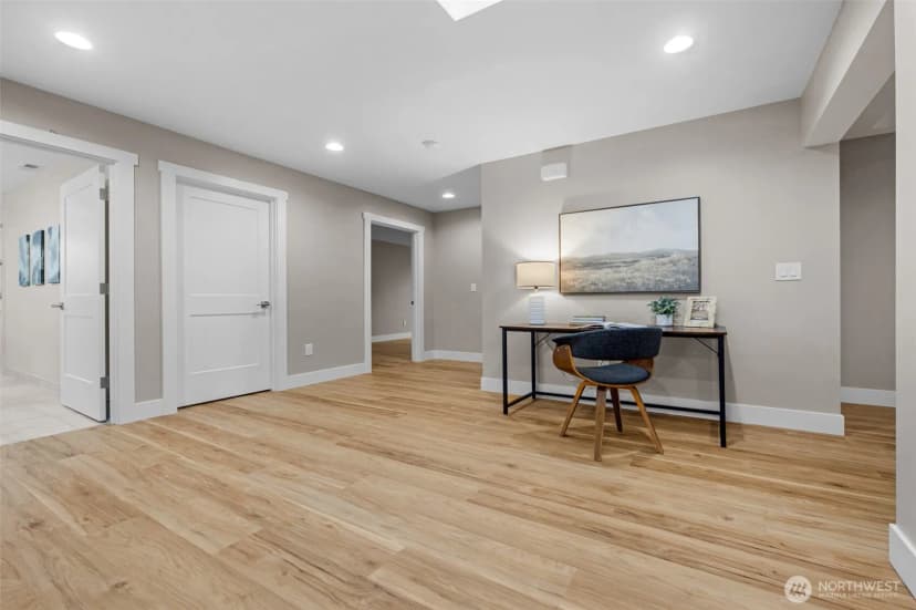 Property photo for 124 167th Place Sw, Bothell photo 18