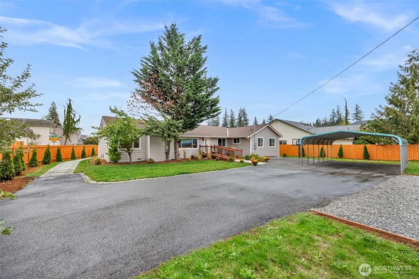 Property photo for 124 167th Place Sw, Bothell photo 2