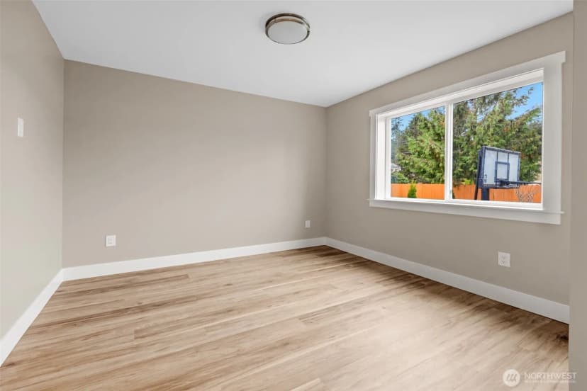 Property photo for 124 167th Place Sw, Bothell photo 27