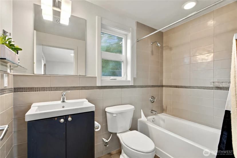 Property photo for 1710 Dexter Ave N #a, Seattle photo 23