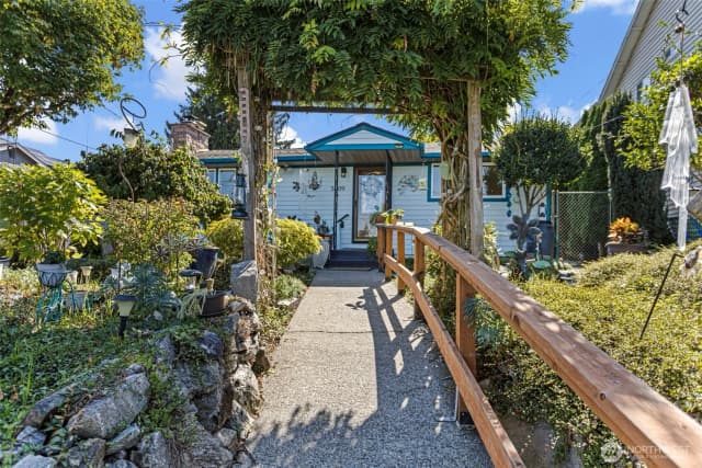 Property photo for 3809 S Trenton Street, Seattle photo 3