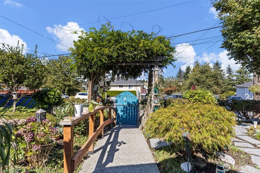 Property photo for 3809 S Trenton Street, Seattle photo 4