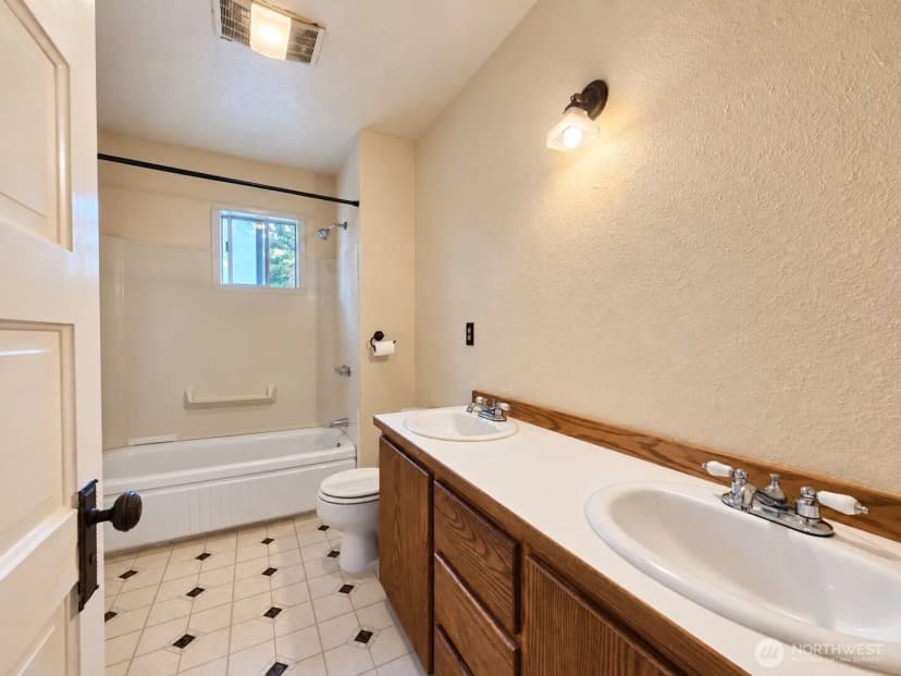 Property photo for 1423 S Yakima Avenue, Tacoma photo 28