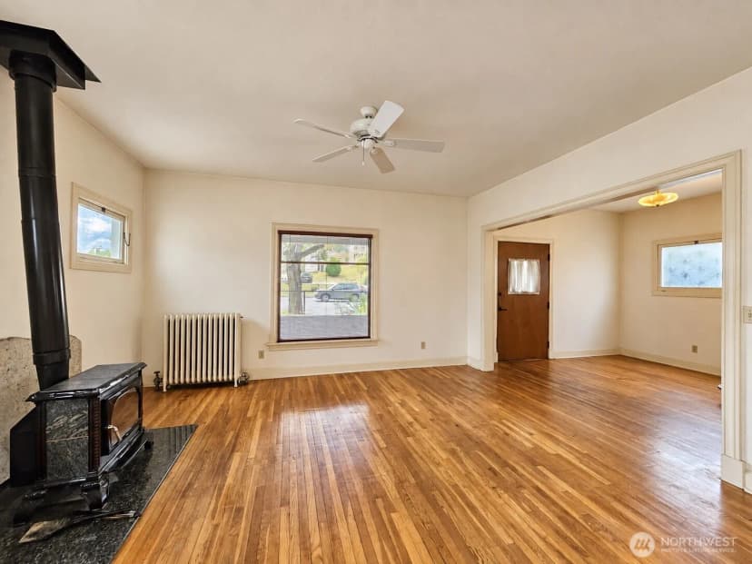 Property photo for 1423 S Yakima Avenue, Tacoma photo 6