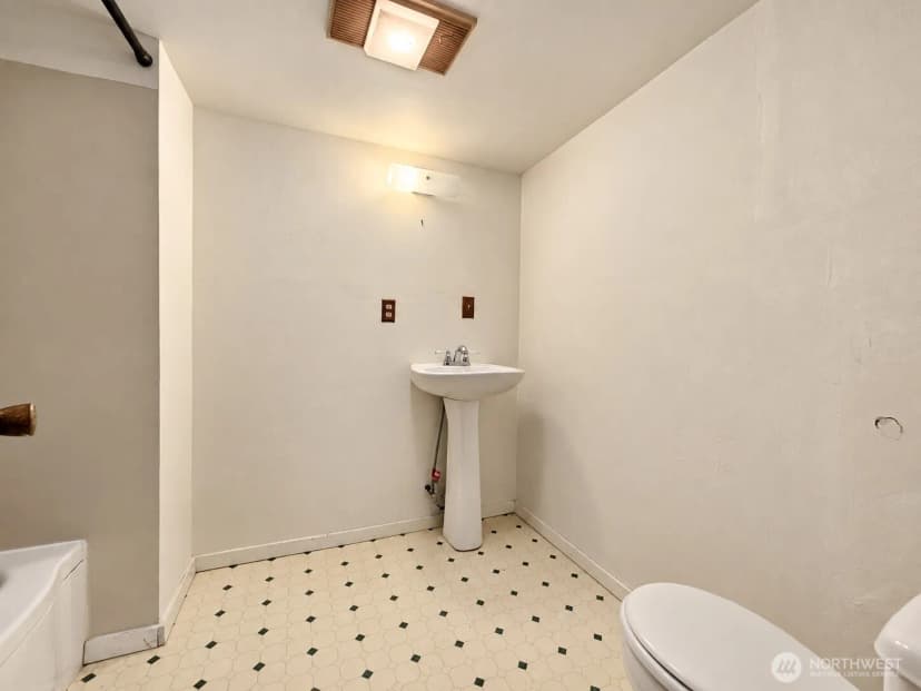 Property photo for 1423 S Yakima Avenue, Tacoma photo 19