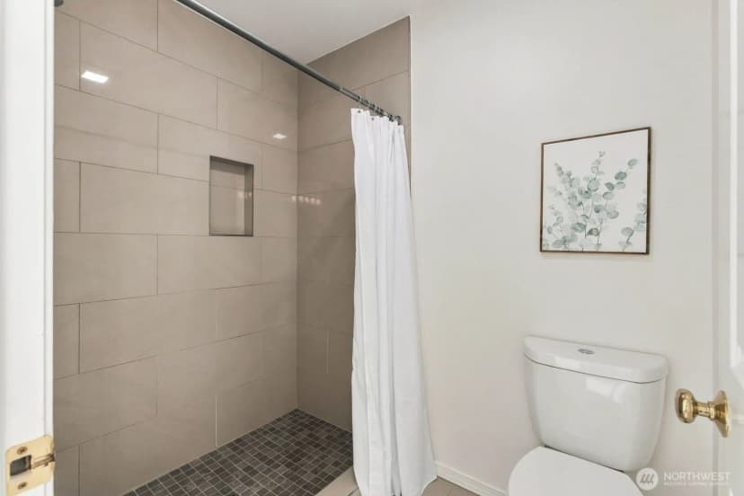 Property photo for 5622 46th Avenue Sw, Seattle photo 23